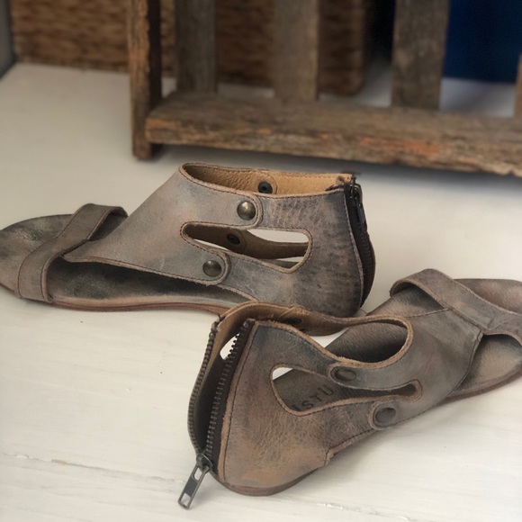 BED | STU Leather Sandal - Picture 1 of 4